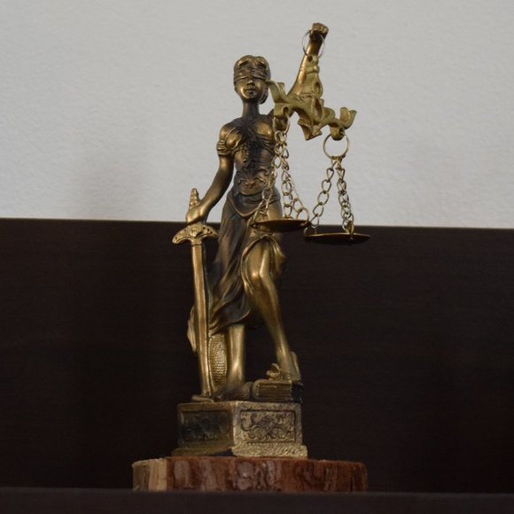 Themis Lady justice statue | Bronze look| NIB - Picture 2 of 12